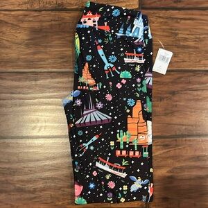 NWT super soft 4 parks Disney leggings